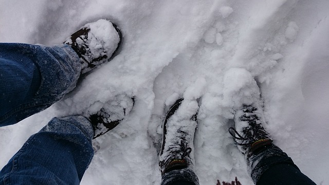 sníh na nohou
